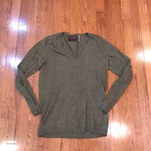 GUC Victor v neck sweater (lightweight)